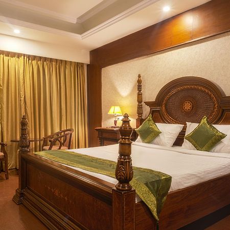 Treebo Trend Grand Plaza Nampally Hyderabad Ngoại thất bức ảnh