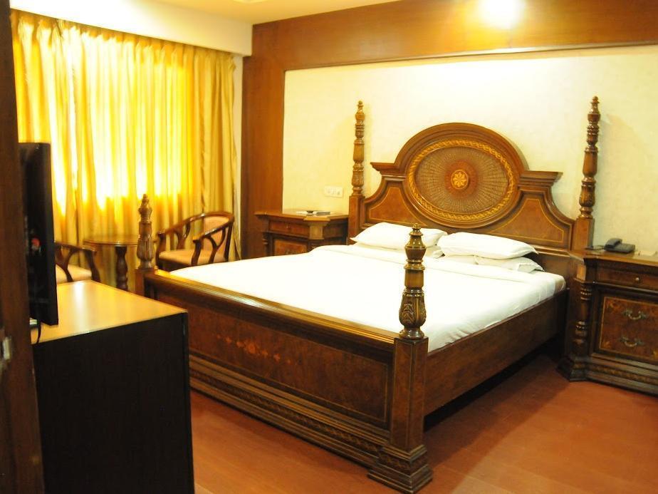 Treebo Trend Grand Plaza Nampally Hyderabad Ngoại thất bức ảnh
