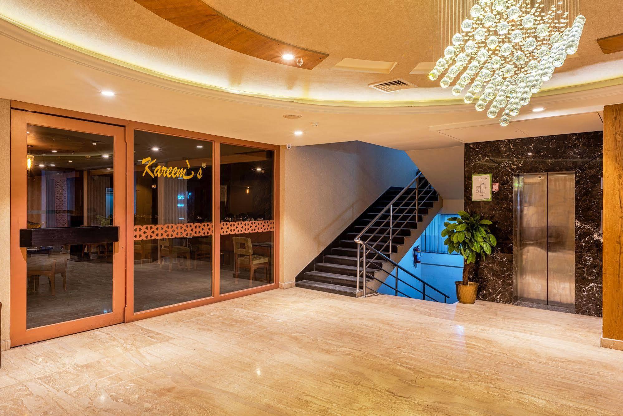 Treebo Trend Grand Plaza Nampally Hyderabad Ngoại thất bức ảnh
