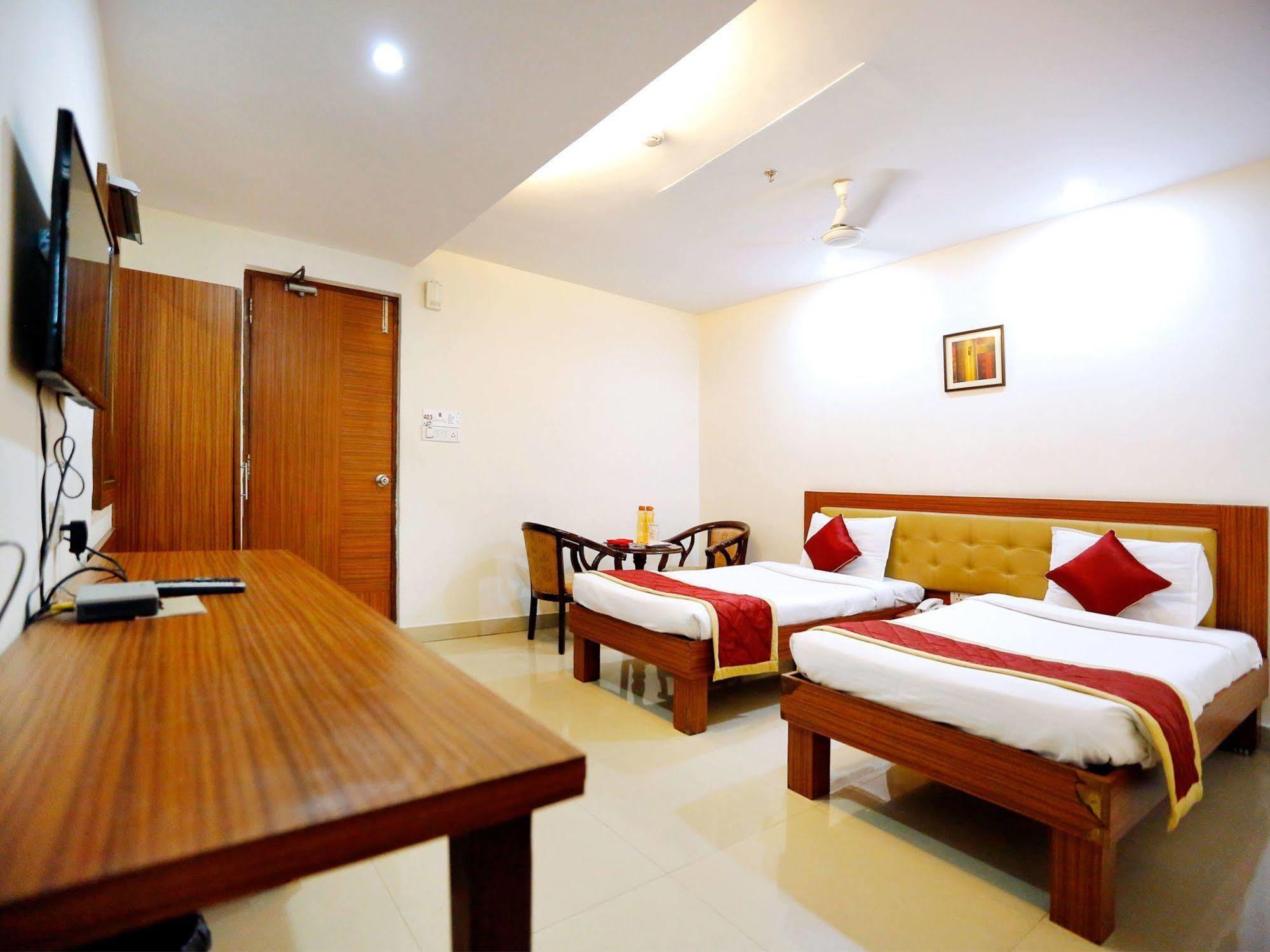 Treebo Trend Grand Plaza Nampally Hyderabad Ngoại thất bức ảnh
