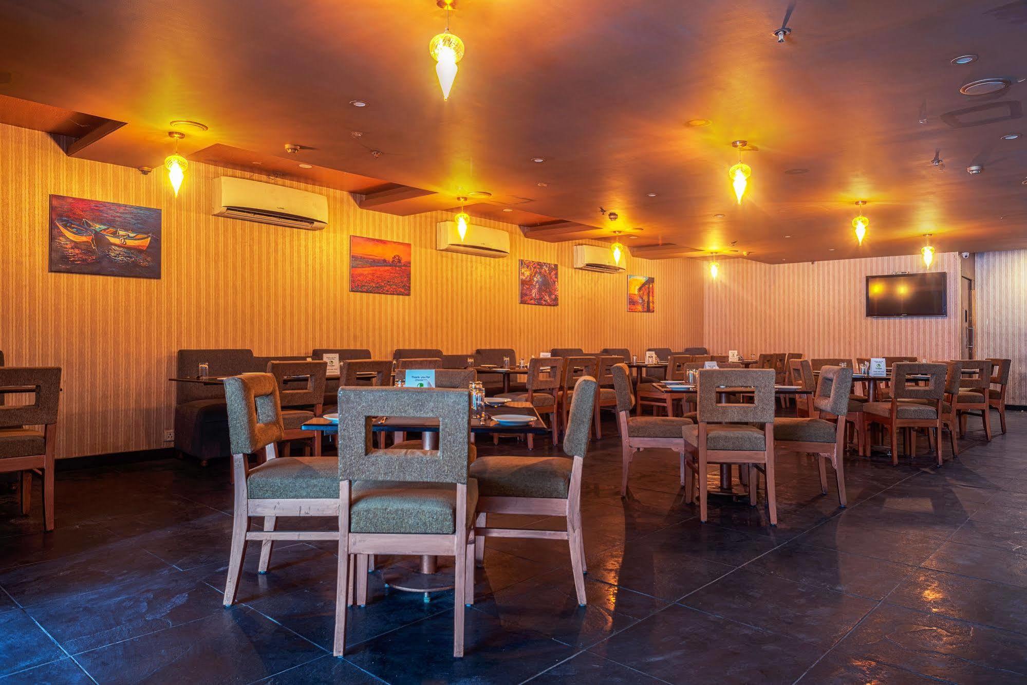 Treebo Trend Grand Plaza Nampally Hyderabad Ngoại thất bức ảnh